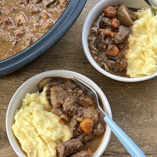 slow cooker beef Bourguignon