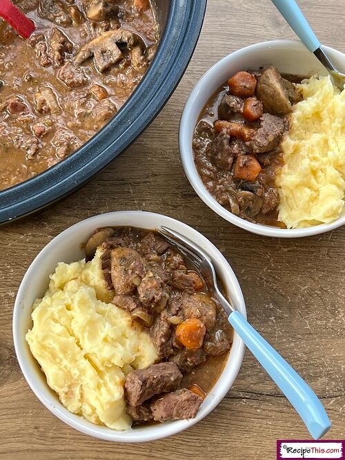 slow cooker beef Bourguignon